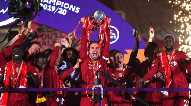 هندرسون يفوز بجائزة أفضل لاعب في الدوري الإنجليزي