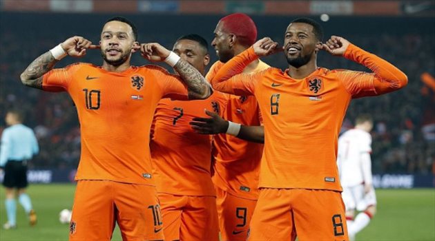 برشلونة يرد على باريس سان جيرمان.. ويوجه رسالة "غريبة" إلى فينالدوم