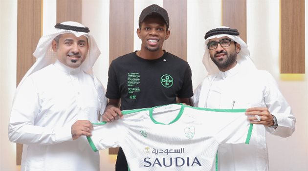 كواليس انتصار الأهلي على "ملايين" الهلال في صفقة الربيعي