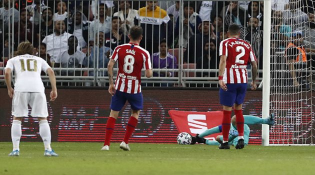 الريال يقهر أتلتيكو في ديربي مدريد ويتوج بالسوبر الإسباني بجدة