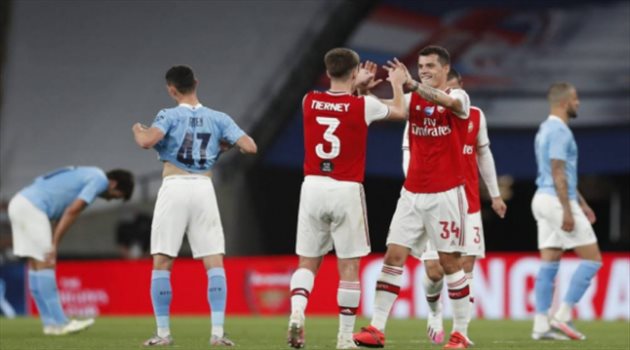 أرسنال ومانشستر سيتي أرسنال يدفع بـ"النني وسيبايوس".. ومحرز يقود هجوم مانشستر سيتي