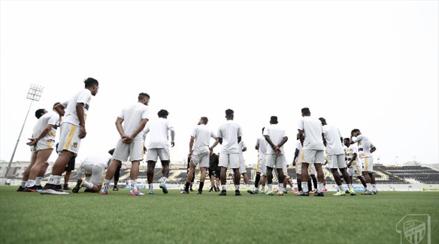 انهيار قلعة الاتحاد.. نجم جديد يقدم شكوى إلى "فيفا" بعد رومارينيو