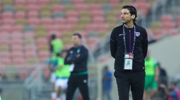 مشادة بين مدرب الفيحاء ولاعبي الأهلي تنتهي ببطاقة صفراء