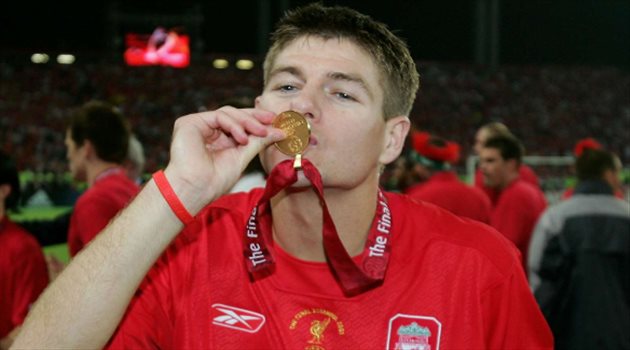 ليفربول يحسم موقف جيرارد من العودة لاستلام ميدالية الدوري الإنجليزي