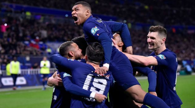 مدافع باريس سان جيرمان يرحل نهائيا ومورينيو ينتظره