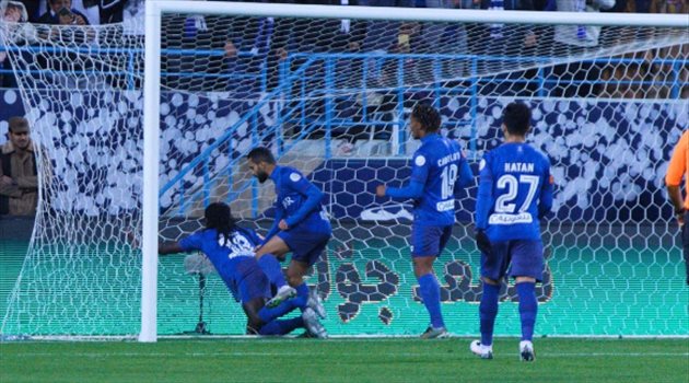 الهلال "اللاعبون يموتون".. تحذير أوروبي "يرعب" الهلال ويدعم تصريحات لوشيسكو