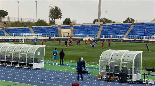 "أزمة تحكيمية جديدة".. لقطة مثيرة في مباراة الهلال وضمك