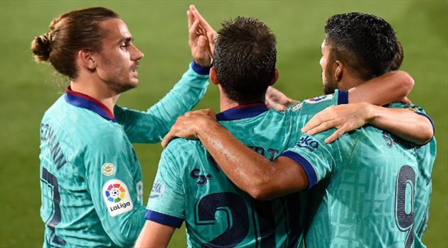 برشلونة يصطدم بالواقع.. ضياع صفقة مستقبل خط الدفاع