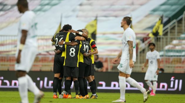 الاتحاد "يخطف" نجم الأهلي.. "جدة على صفيح ساخن"