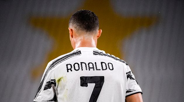 "لن يفعل كل شيء بمفرده".. شقيقة رونالدو تفتح النار على نجوم يوفنتوس