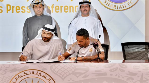 لا مجال للراحة.. كايو يظهر في تدريب الشارقة بعد التوقيع مباشرة