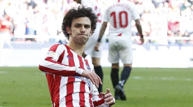 مفاجأة.. مانشستر يونايتد يدعم صفوفه بالصفقة الأفشل في الدوري الإسباني !
