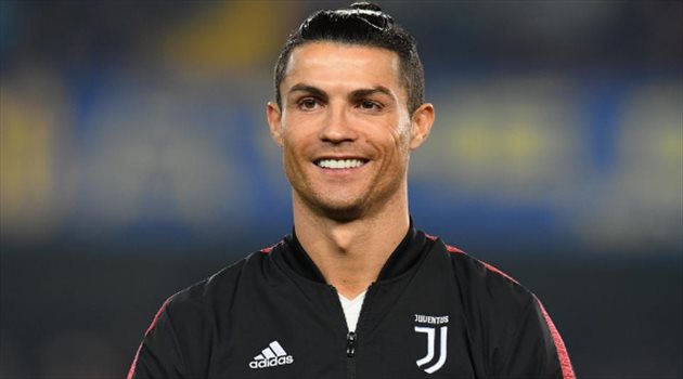 السكرتير الفني يكشف.. "كيف إضاع برشلونة فرصة التعاقد مع رونالدو"