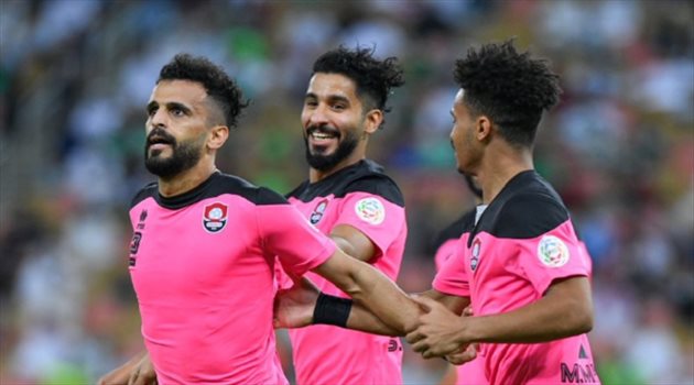 بعد رفضه التجديد.. العمري المفتاح السحري للهلال والنصر والرائد يرد بقوة