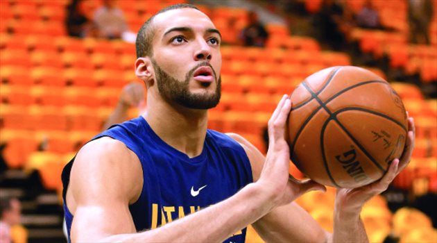 أول رسالة من نجم NBA بعد إصابته بفيروس "كورونا"