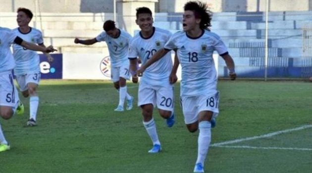 بعمر 15 عاما.. "ميسي الجديد" يقص شريط مسيرته أمام برشلونة في عودة الليجا
