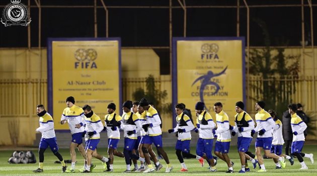 بالفيديو.. نجم النصر السابق يخضع للحجر المنزلي بعد عودته من إسبانيا