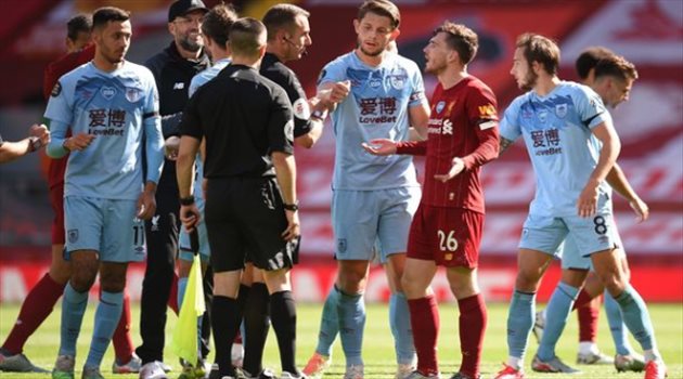 صورة| زوجة سيلفا تسخر من روبرتسون: نجم تشيلسي أفضل منك!