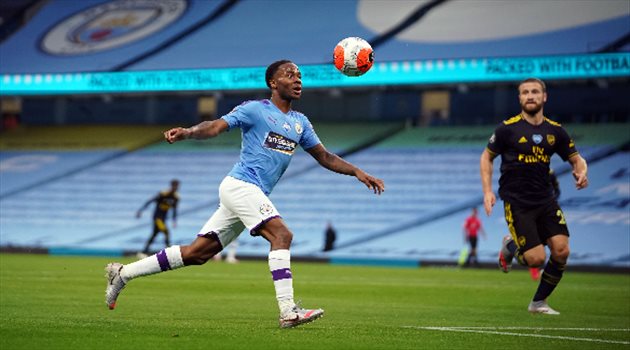 تفاصيل انضمام سترلينج من مانشستر سيتي إلى برشلونة