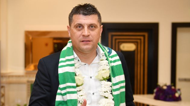 "ستدهش الجميع".. مدرب الأهلي الجديد يعلن "خطته الكبرى"