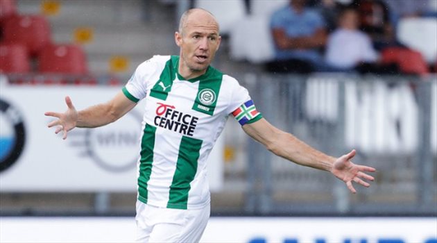 عودة الساحر الهولندي.. روبين يشارك في مباراة ودية بعد عودته من الاعتزال