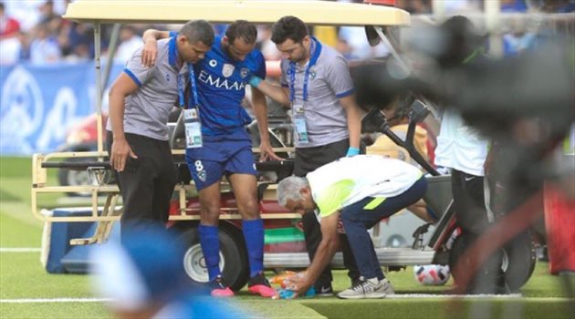 بعد إصابته العنيفة.. قرار جديد من الهلال لـ"إنقاذ" عطيف