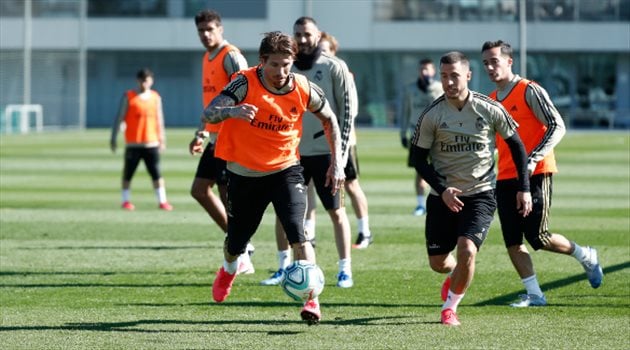 فوضى في ريال مدريد بسبب كورونا.. "إلغاء المؤتمر وحدث نادر في التدريبات"