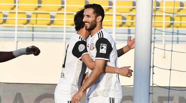 الشوط الأول.. الجزيرة يفرض سيطرته على الظفرة ويتقدم عن طريق مبخوت