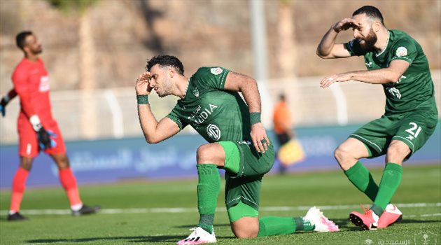 الأهلي ينجو من فخ العين بـ"فوز دراماتيكي".. والسومة يكتب التاريخ