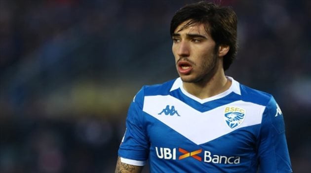 قطبا مانشستر يتصارعان على ضم ساندرو تونالي