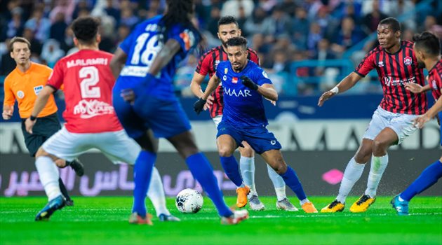 الجوكم يرد على مقولة "الهلال يفوز بالتحكيم"