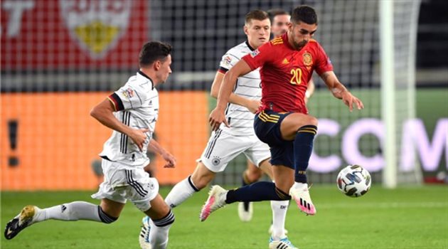 بهدفي الليلة.. توريس يعادل رقم مدربه إنريكي مع منتخب إسبانيا