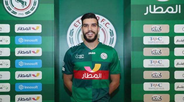 إعلامي مصري ينتقد إدارة الأهلي بسبب قيمة انتقال وليد أزارو للاتفاق