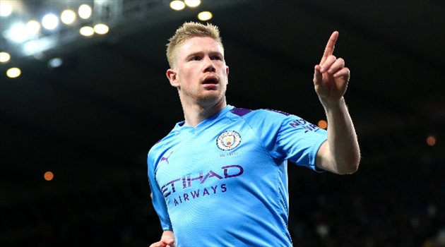 دي بروين يكشف موقفه من البقاء في مانشستر سيتي.. "حسم الجدل رسميا"