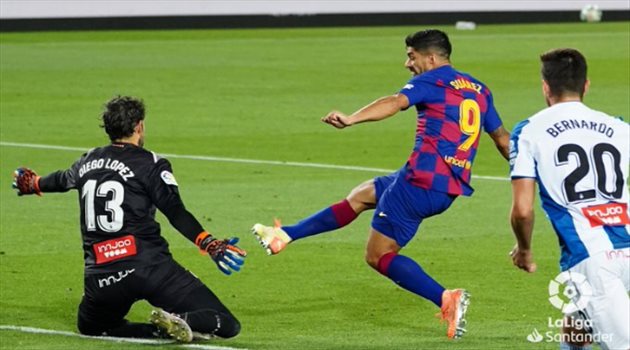 لويس سواريز يفاجئ الجميع بتواجده في تدريبات برشلونة