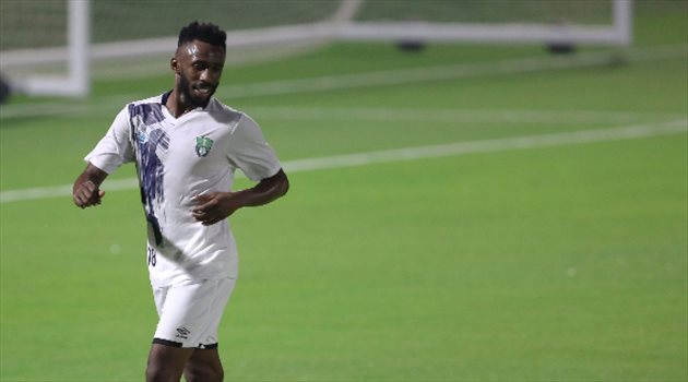 صدمة للراقي.. مدافع الأهلي يغيب 8 أسابيع