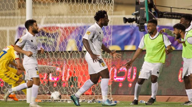 الفرصة الأخيرة.. مستقبل مهاجم الاتحاد في خطر