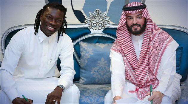 "بالجلباب".. جوميز يجدد للهلال حتى 2022