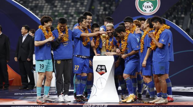 تطورات صفقة الهلال المدوية.. لوشيسكو "يسرق" من كوزمين