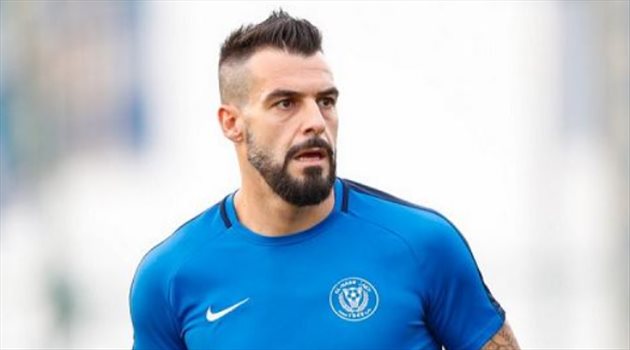 النصر يحسم موقفه النهائي من التجديد لنجم الفريق