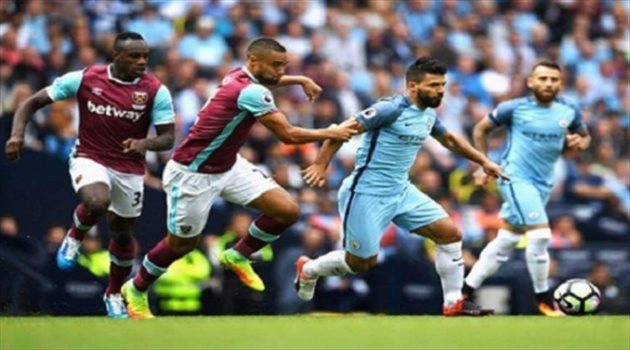 نجم مانشستر سيتي يرفض تجديد عقده.. ويعلن انضمامه لبرشلونة