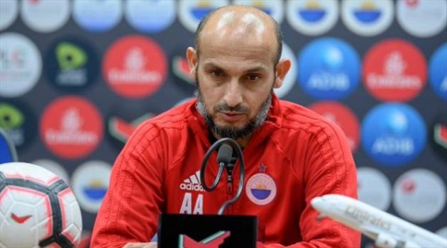مدرب الشارقة يعترف بمفاوضات فريقه مع كايو.. وهذا قراره !