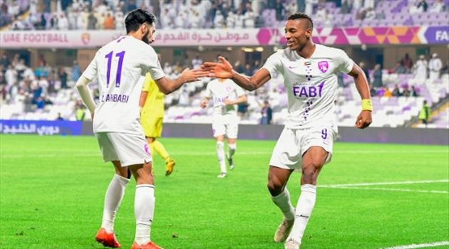 أول تعليق من "هداف" العين بعد طرد زميله في لقاء الجزيرة