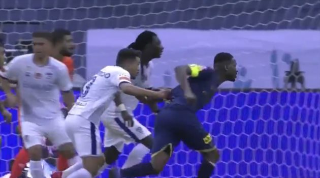 طرد البليهي وحمد الله وجذب هوساوي.. 10 حالات تحكيمية في جولة "عيدنا عيدين"