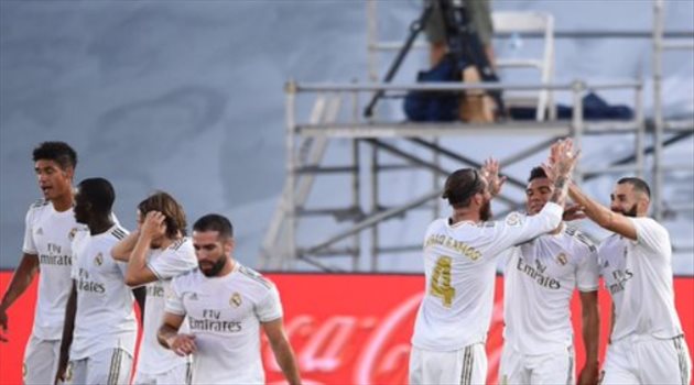"هل يستمر أسلوب ريال مدريد الدفاعي".. زيدان يجيب بـ"تصريح حاسم"
