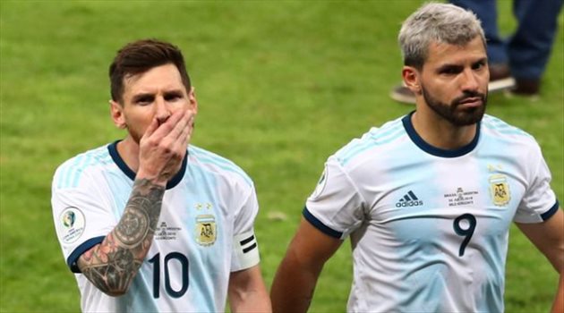 بعد الهجوم العنيف| أجويرو يدافع عن ميسي.. بهذه الطريقة