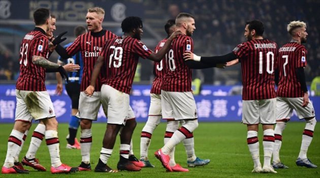 100 مليون يورو تحت تصرفه.. ميلان يفتح خزائنه للعبقري المجنون