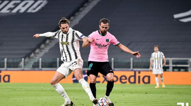 "صفقة هجومية" تشعل معركة بين برشلونة ويوفنتوس