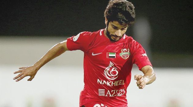 بعد إصابة طويلة.. مدافع شباب الأهلي يكشف موعد عودته للملاعب