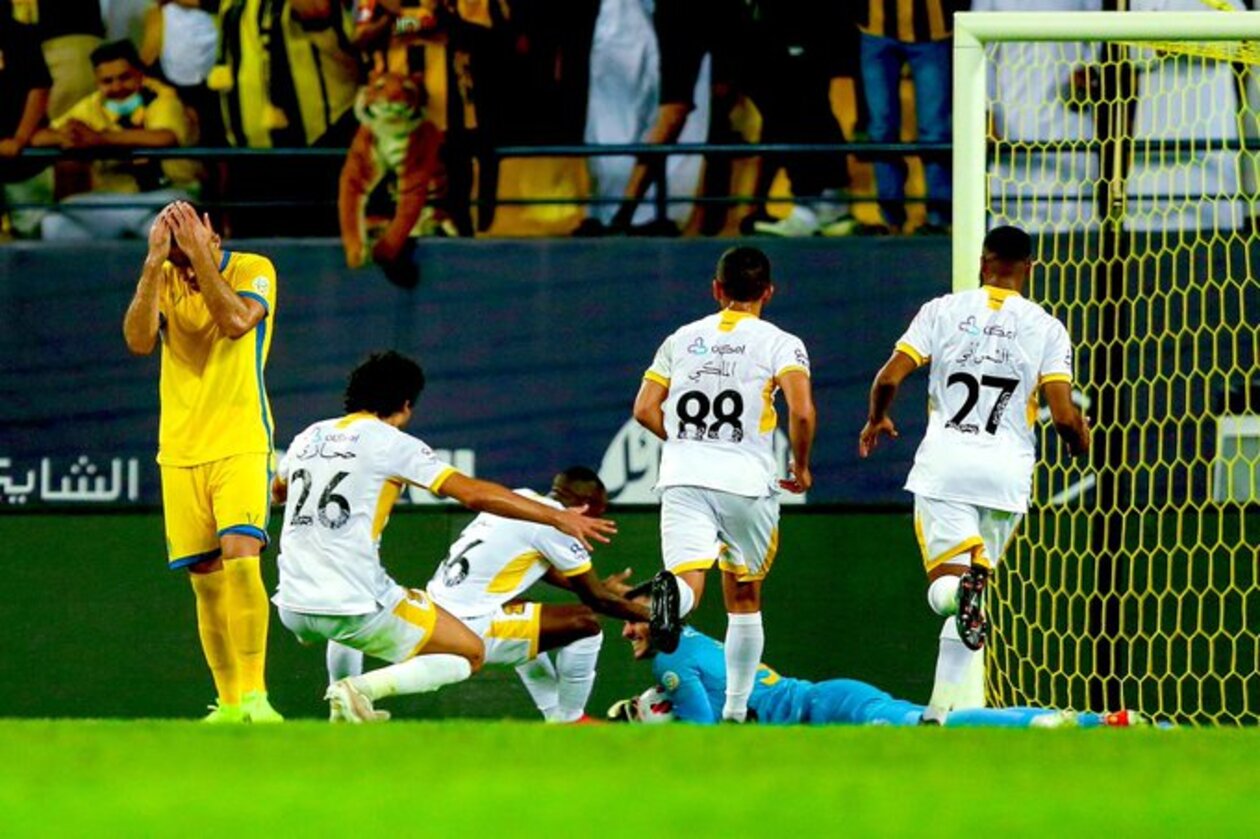 عبد الرزاق حمد الله يهدر ركلة جزاء في مباراة النصر والاتحاد + غروهي + جروهي